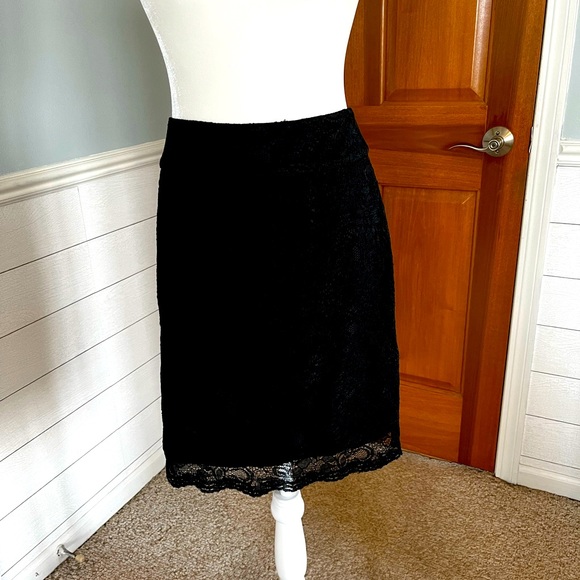 NWT Banana Republic Black Lace Lined Pencil Skirt Size 6 - Picture 5 of 5